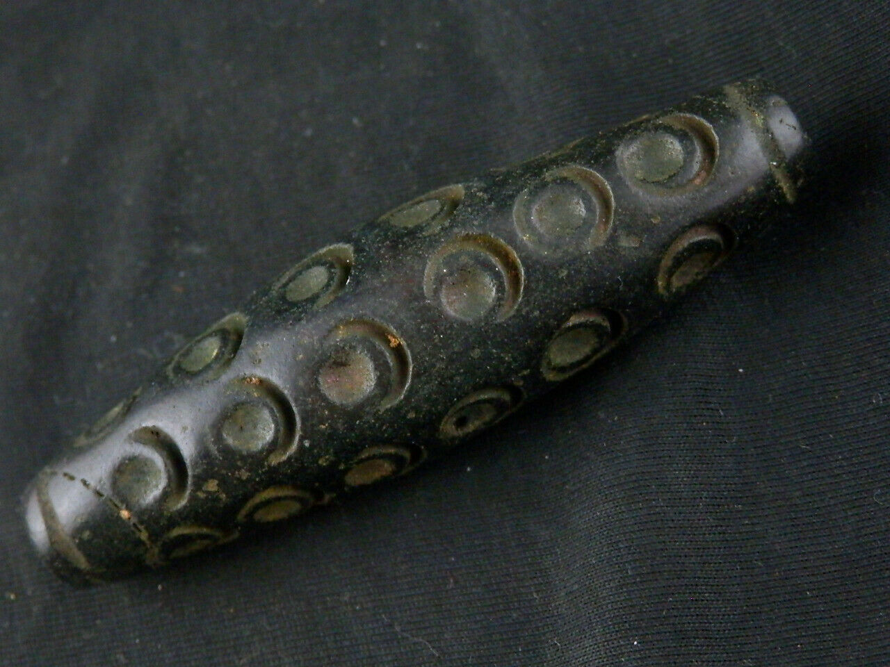 Natural Large Tibetan Magnetic Dzi Hand Carved 34Eyed Bead DB171