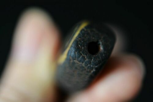 Authentic Natural Tibetan Dzi 6 Eyed Bead DB181