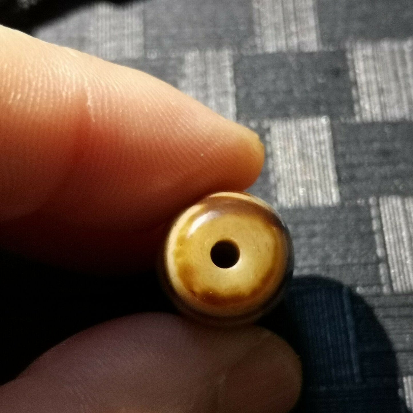 Authentic Natural Tibetan Dzi 5 Eyed Bead DB317