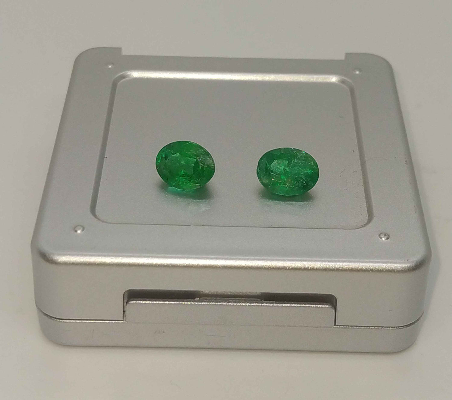 Natural Certified 4.07ct Rich Green Emerald Pair Gemstone EME02