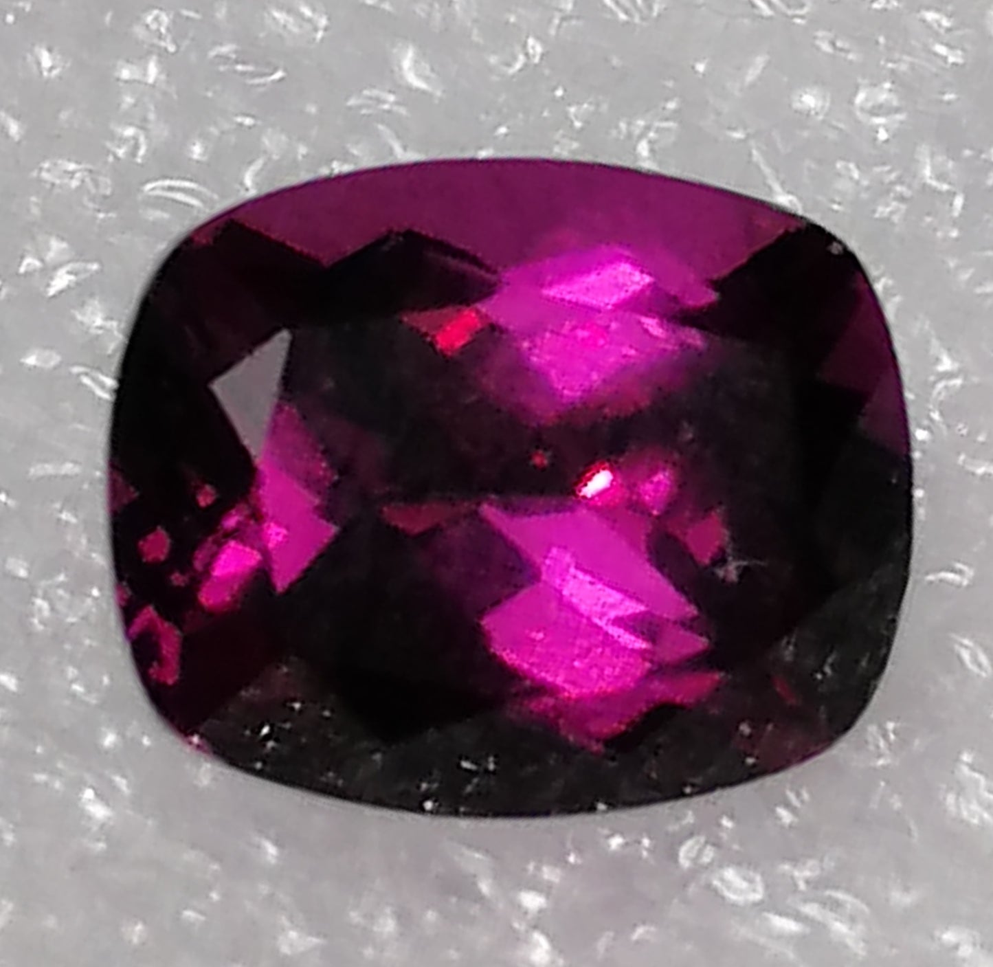 Natural Swiss Certified Garnet: Raspberry Garnet 2.23cts- GA02G (24)