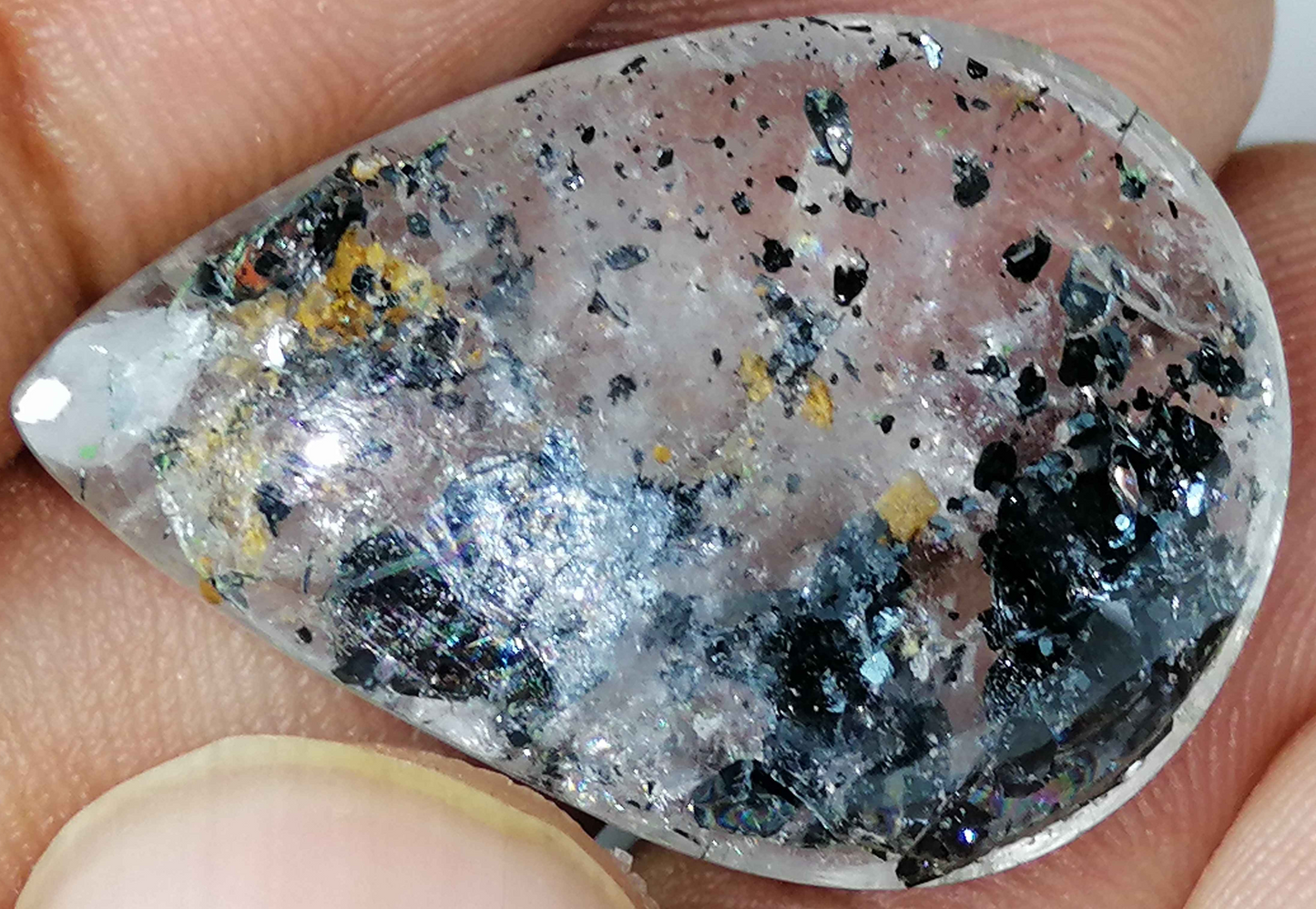 NATURAL MICA QUARTZ