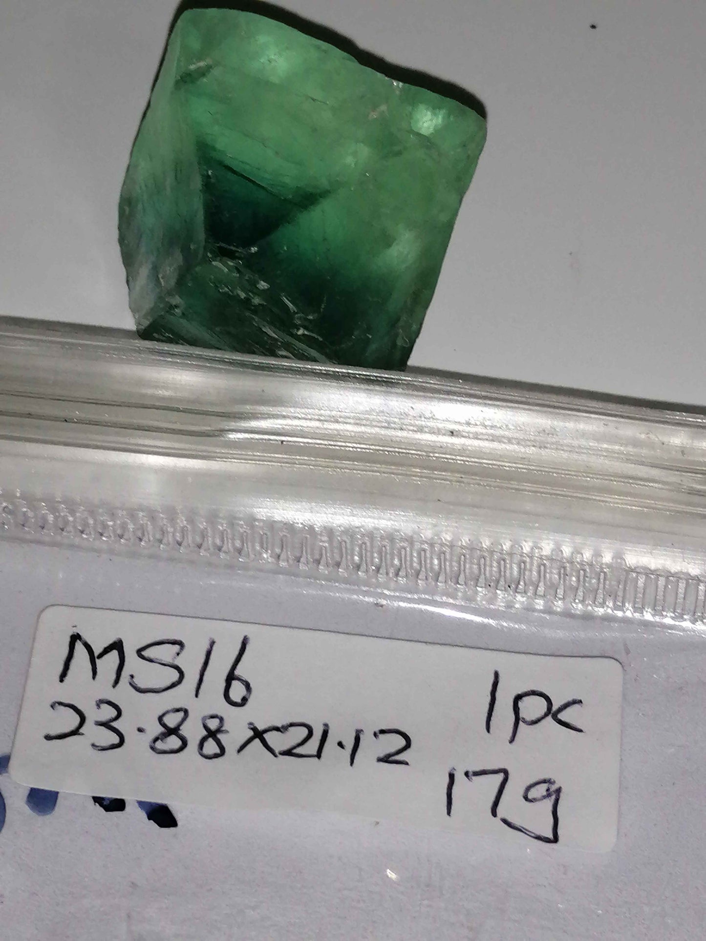 NATURAL FLORITE MINERAL