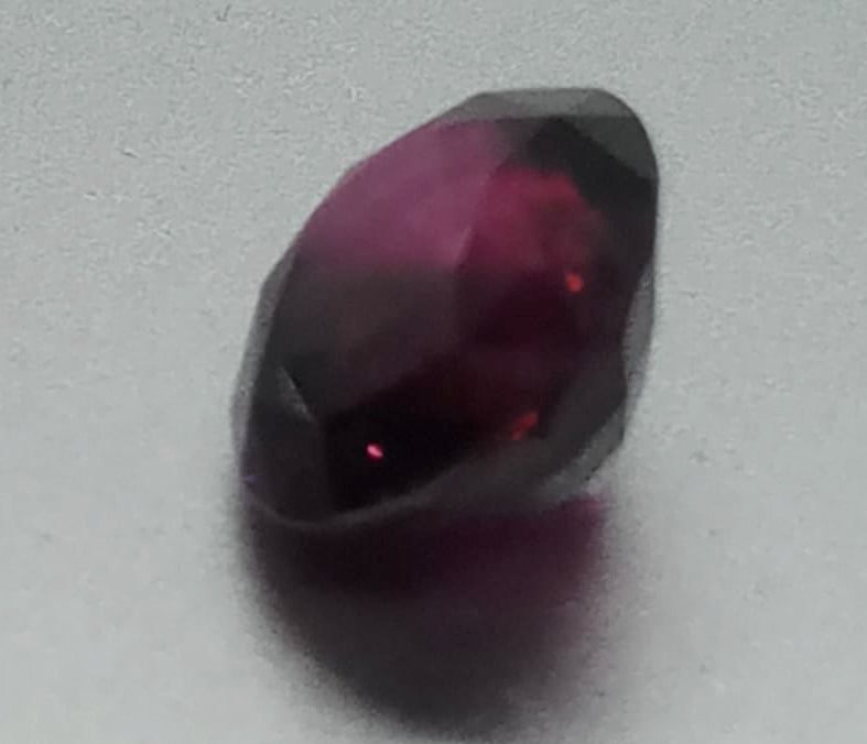 Natural Certified Garnet: Radiant Rouge 8.07cts- NA67 (24)