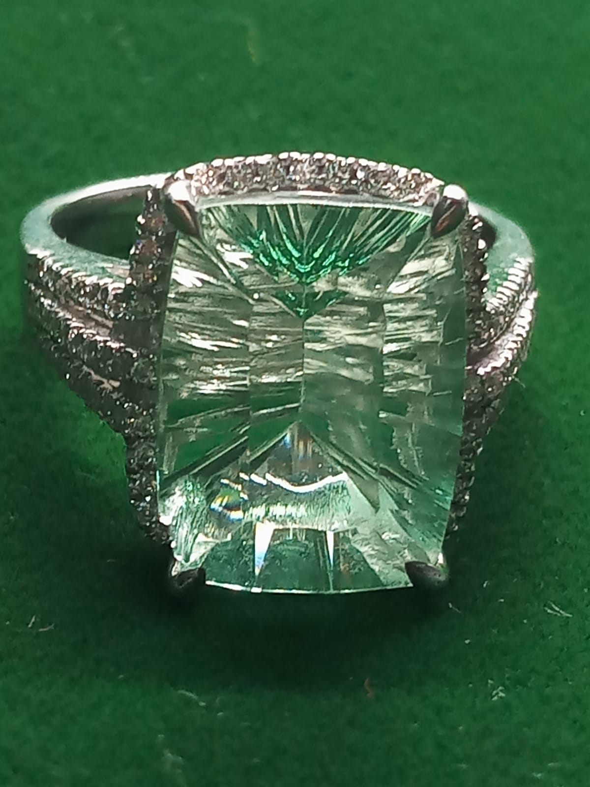 Natural SWISS LAB CERTIFIED RING with Green Fluorite (SIZE 10) SR76