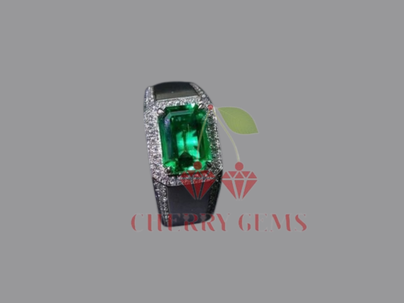 Regal Emerald Brilliance: Luxurious Diamond Halo Ring
