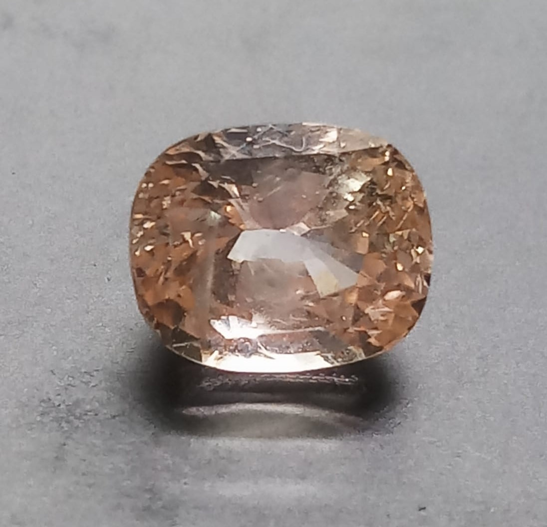 Natural Slightly Pinkish Orange Sapphire: Apricot Blaze 3.08cts- PS4 (24)