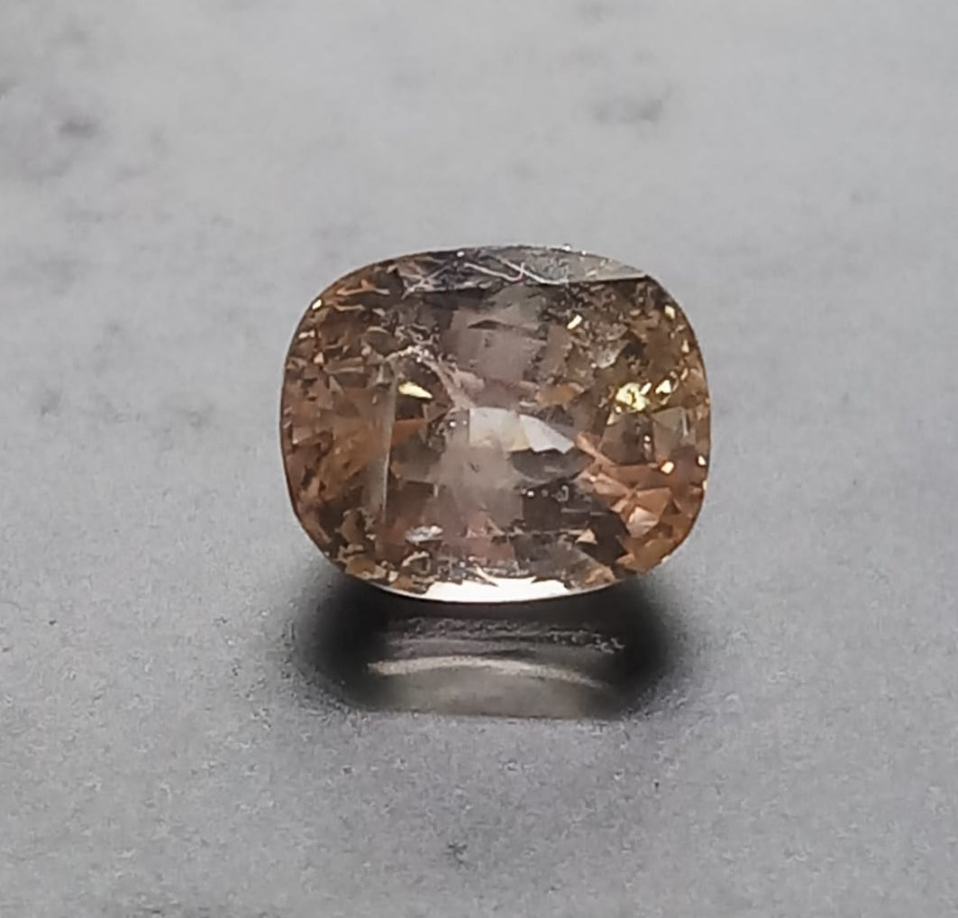 Natural Slightly Pinkish Orange Sapphire: Apricot Blaze 3.08cts- PS4 (24)