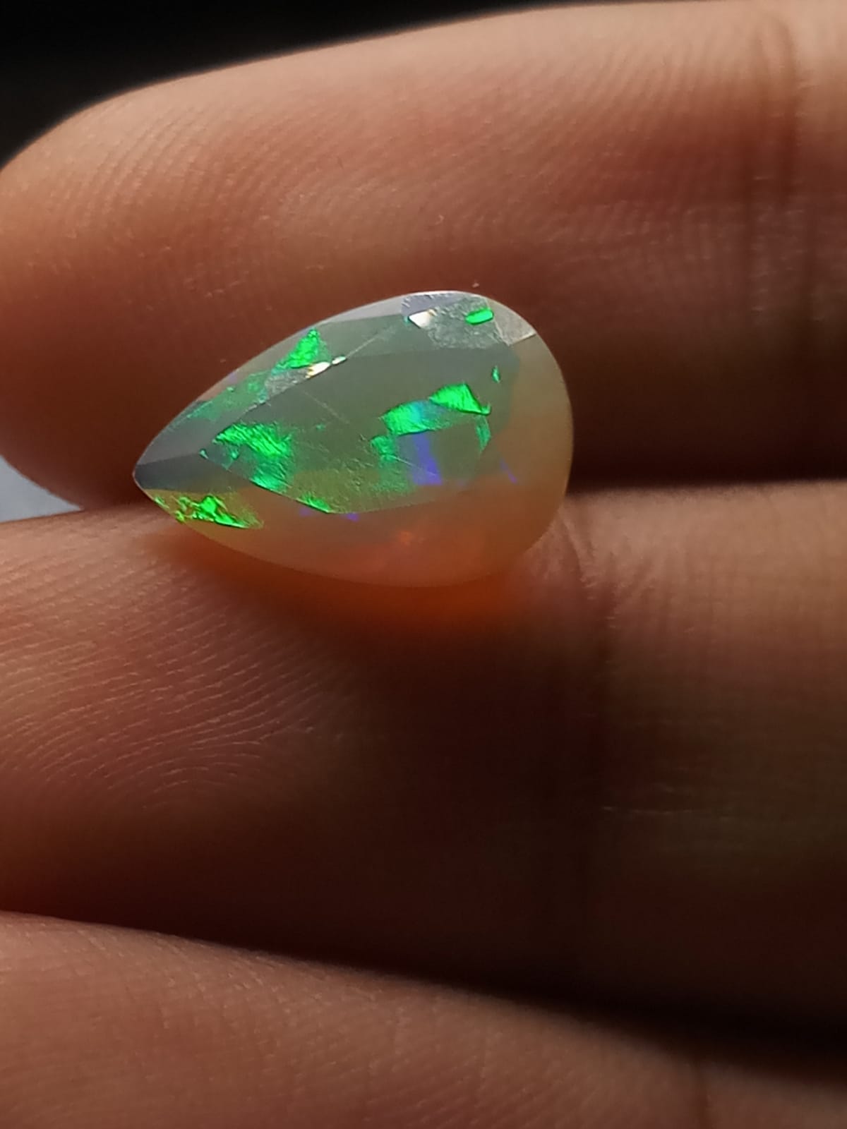 Natural Certified White Opal: Opalescent Mirage 1.95cts- WO18 (24)