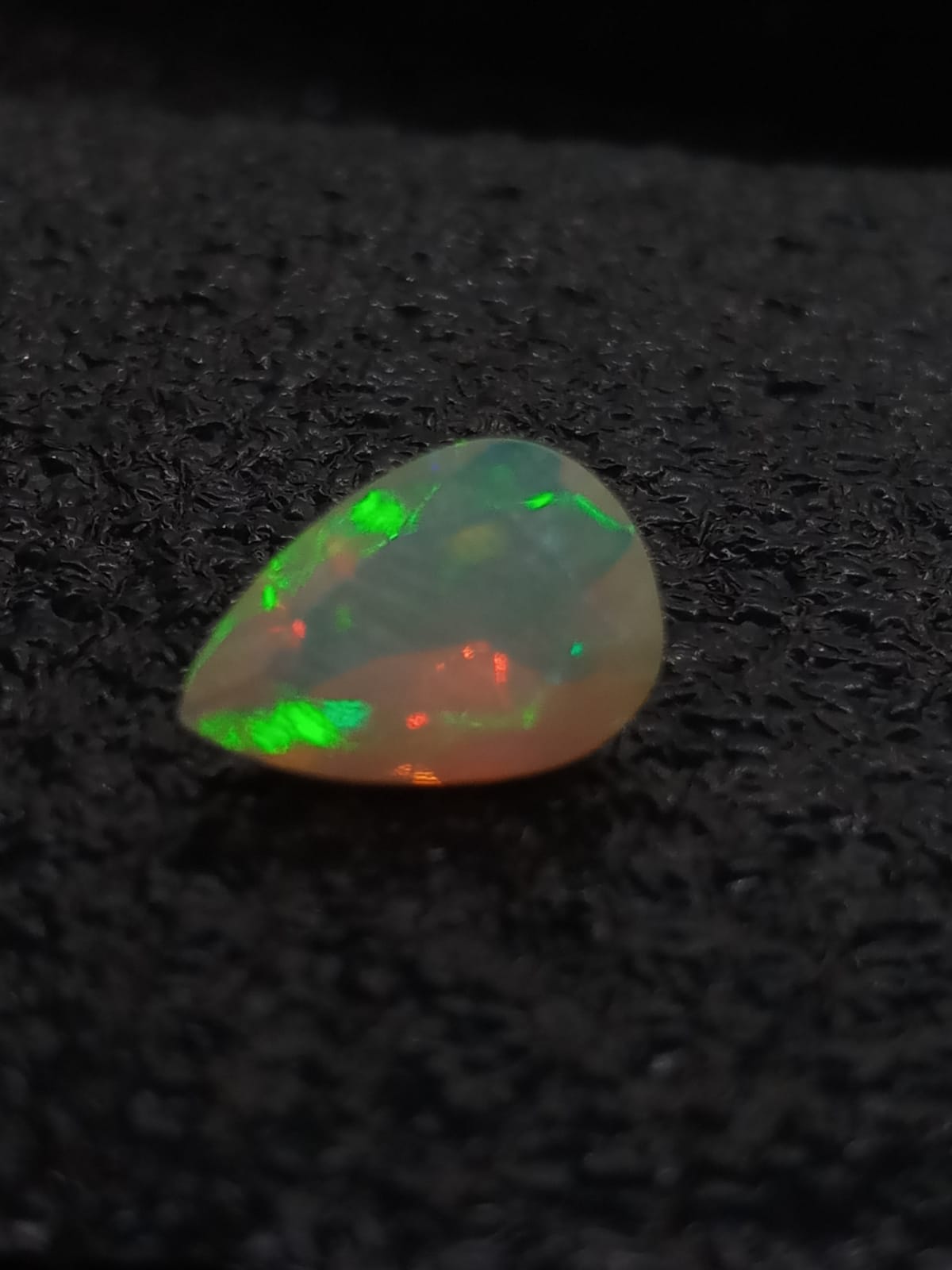 Natural Certified White Opal: Opalescent Mirage 1.95cts- WO18 (24)