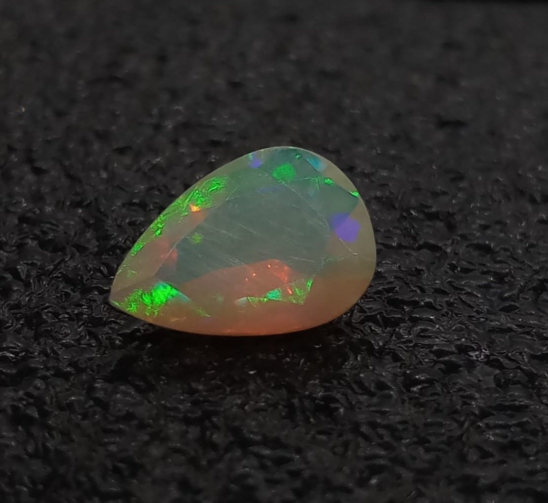 Natural Certified White Opal: Opalescent Mirage 1.95cts- WO18 (24)