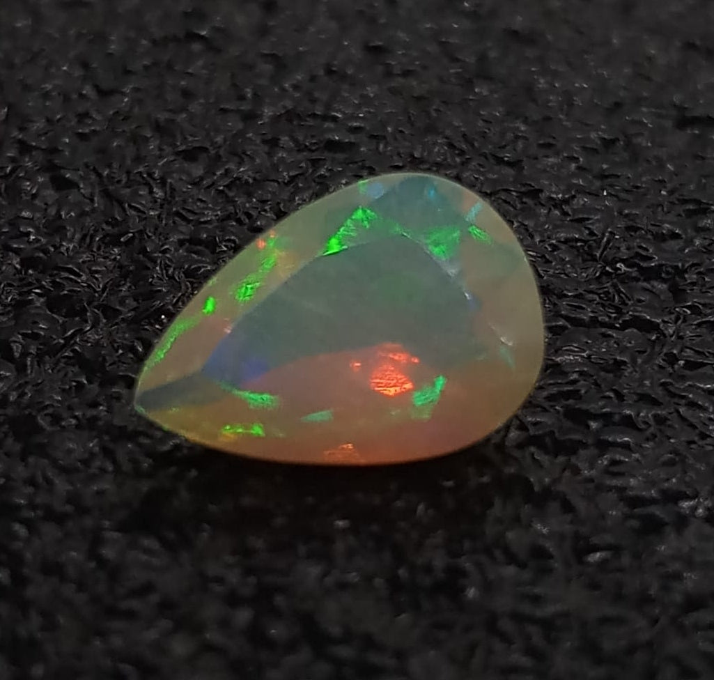 Natural Certified White Opal: Opalescent Mirage 1.95cts- WO18 (24)