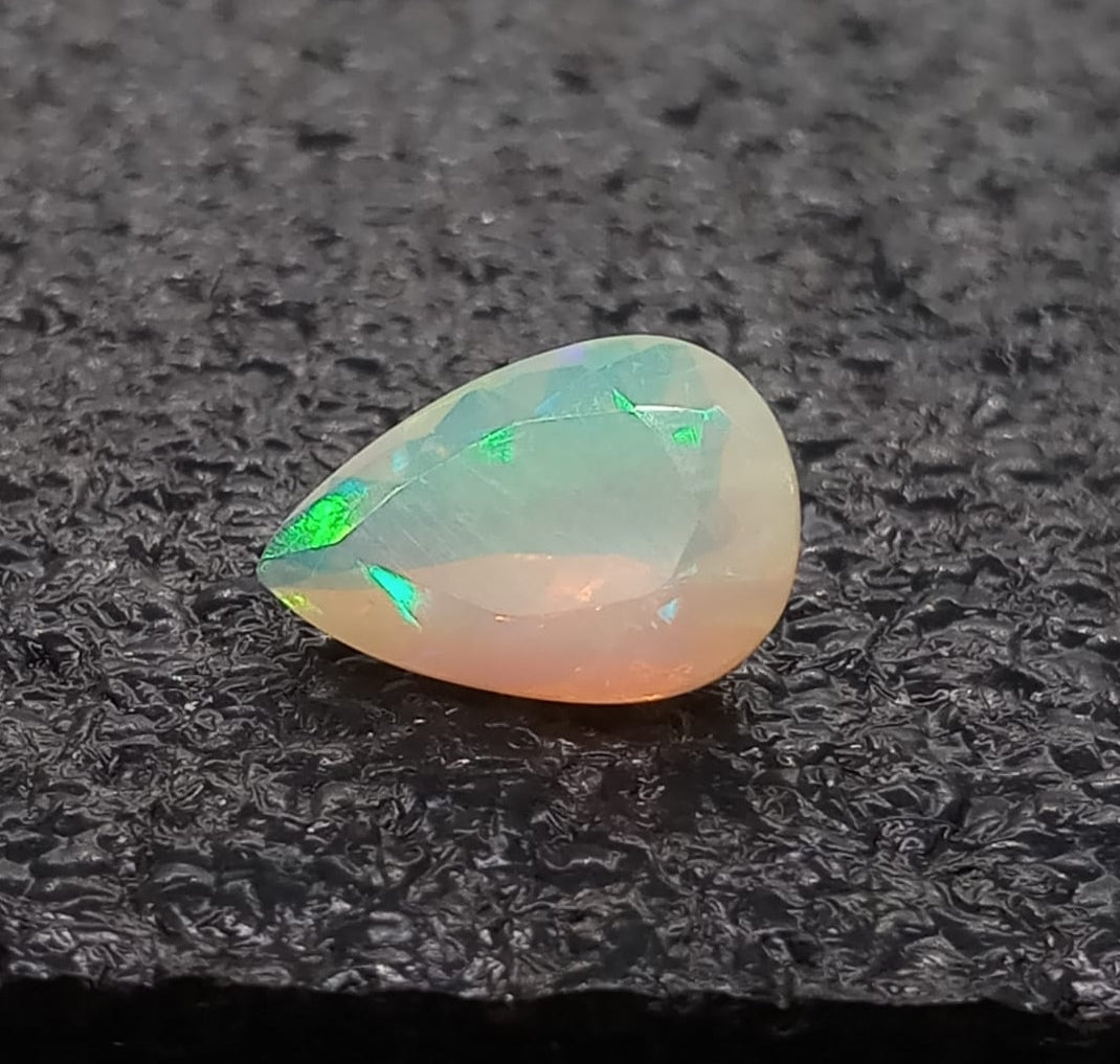 Natural Certified White Opal: Opalescent Mirage 1.95cts- WO18 (24)