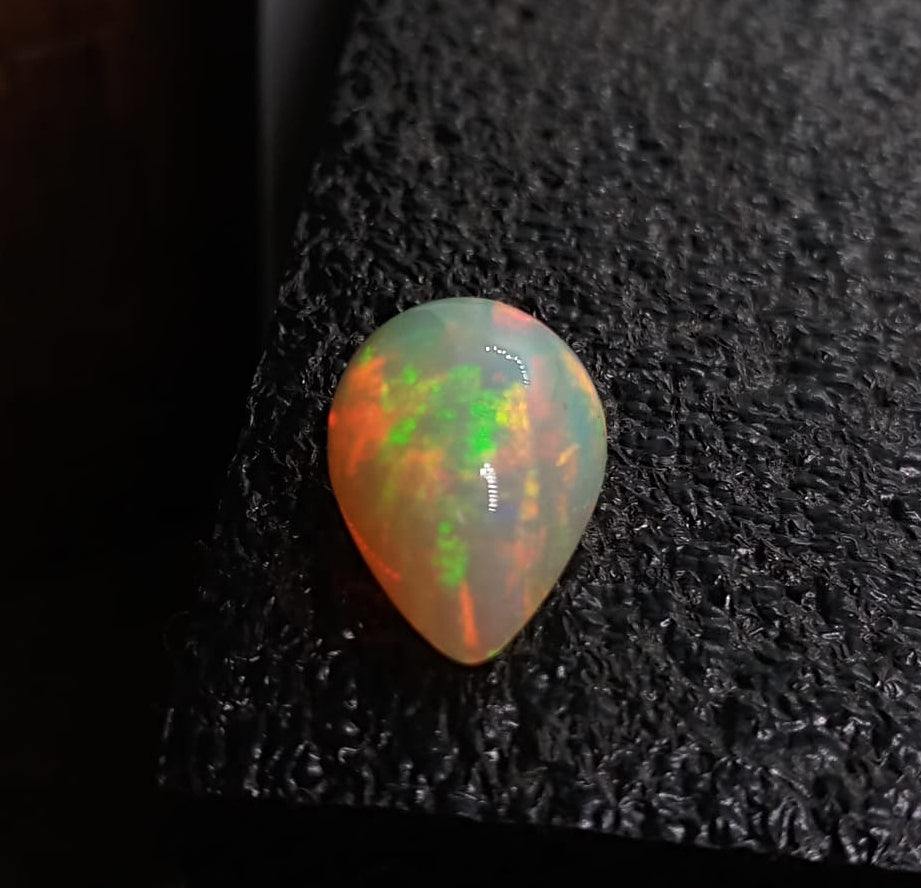 Natural Certified White Opal: Opulent Opalescence 8.78cts- WO8 (24)