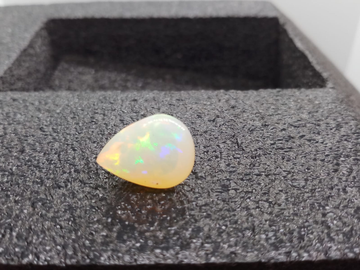 Natural Certified White Opal: Opalescent Frost 11.33cts- WO4 (24)