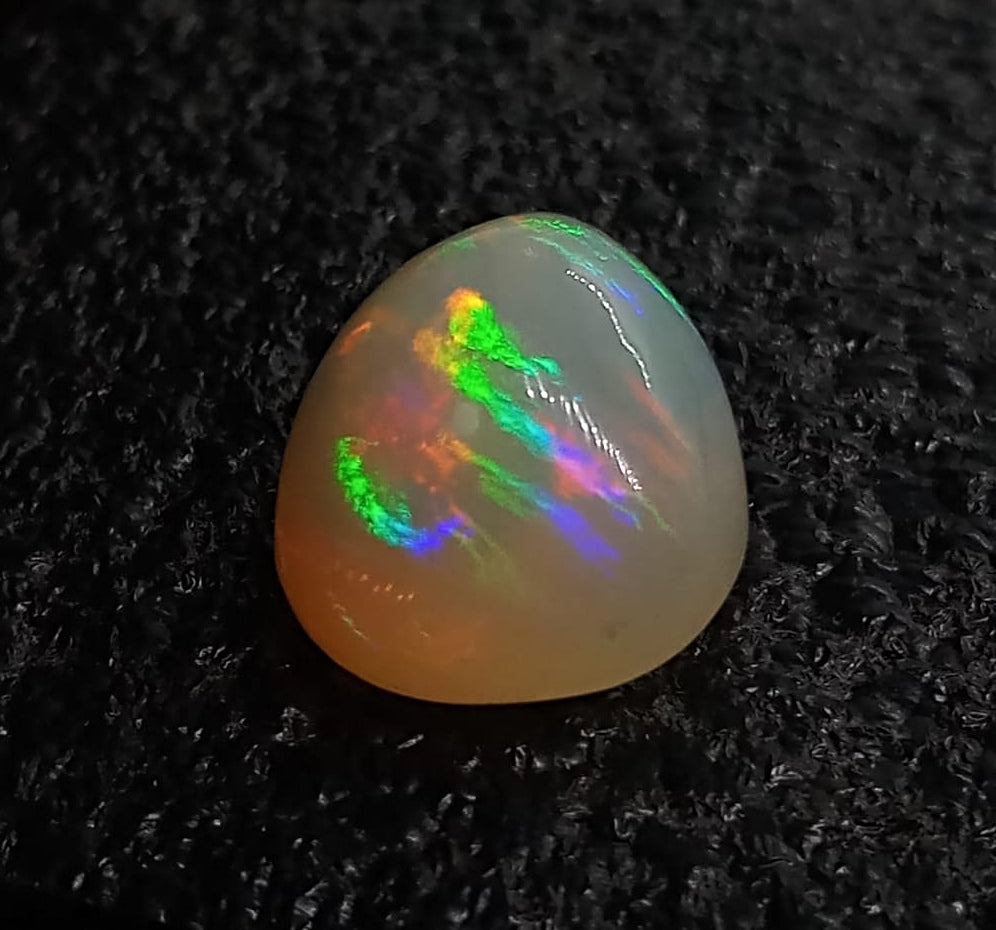 Natural Certified White Opal: Opalescent Frost 11.33cts- WO4 (24)