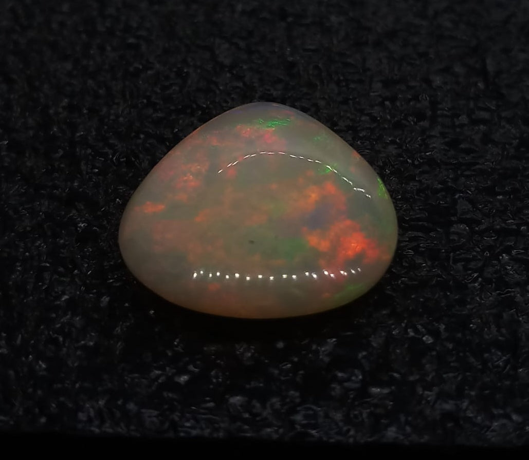 Natural Certified White Opal: Opalescent Elysium 8.63cts- WO7 (24)