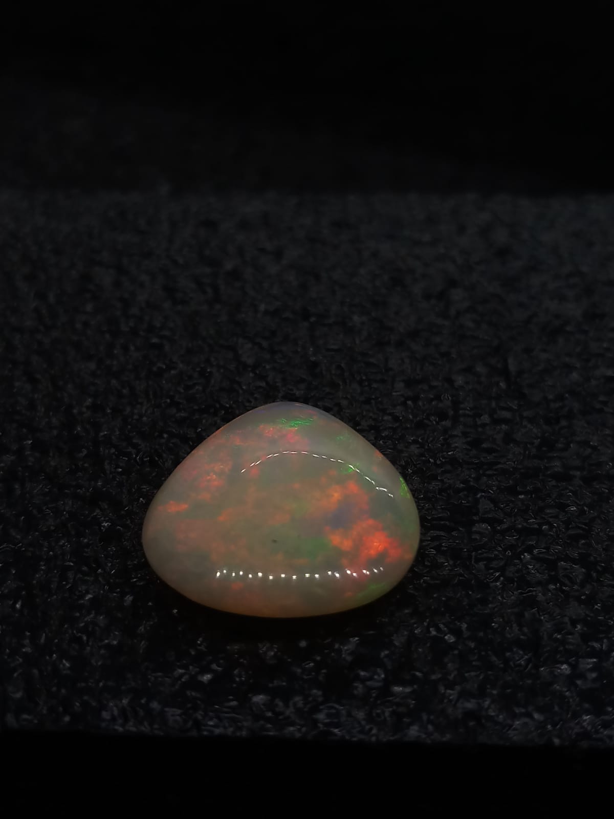 Natural Certified White Opal: Opalescent Elysium 8.63cts- WO7 (24)