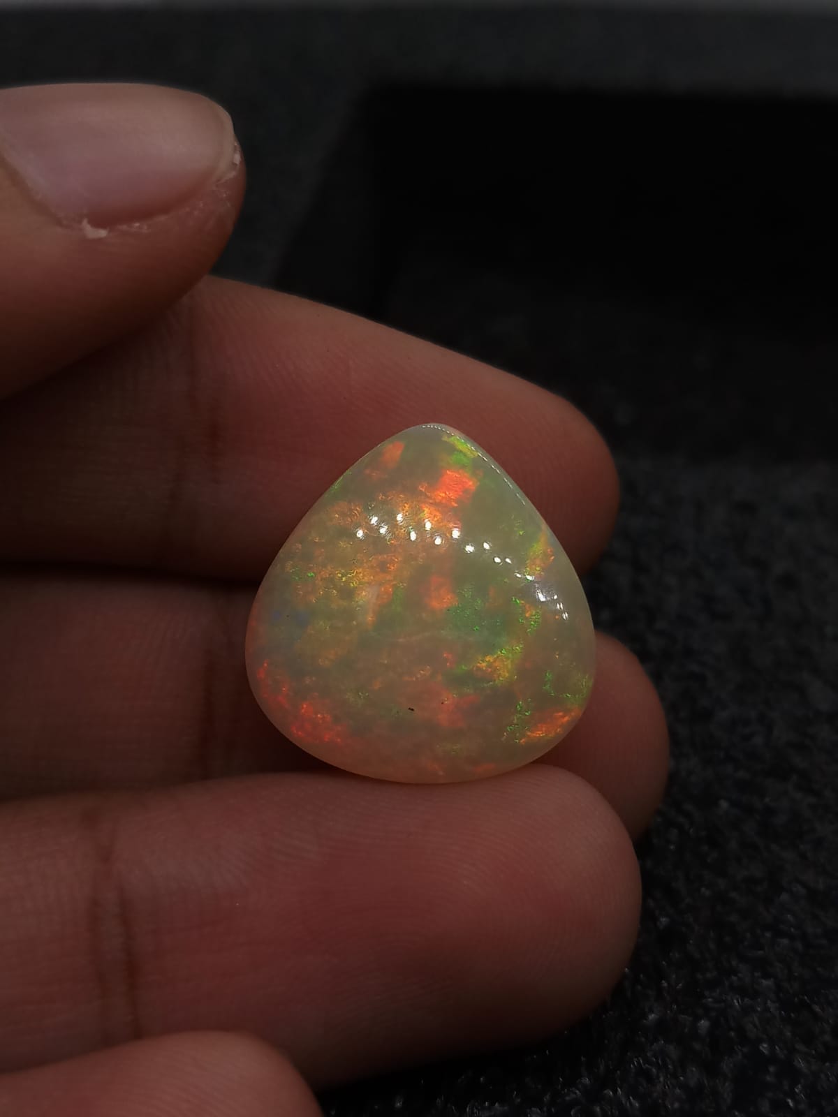 Natural Certified White Opal: Opalescent Elysium 8.63cts- WO7 (24)