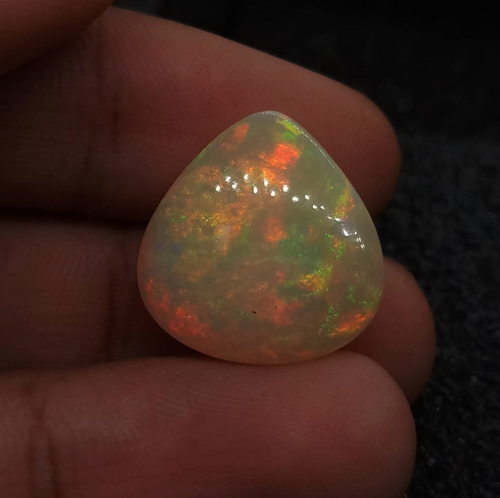 Natural Certified White Opal: Opalescent Elysium 8.63cts- WO7 (24)