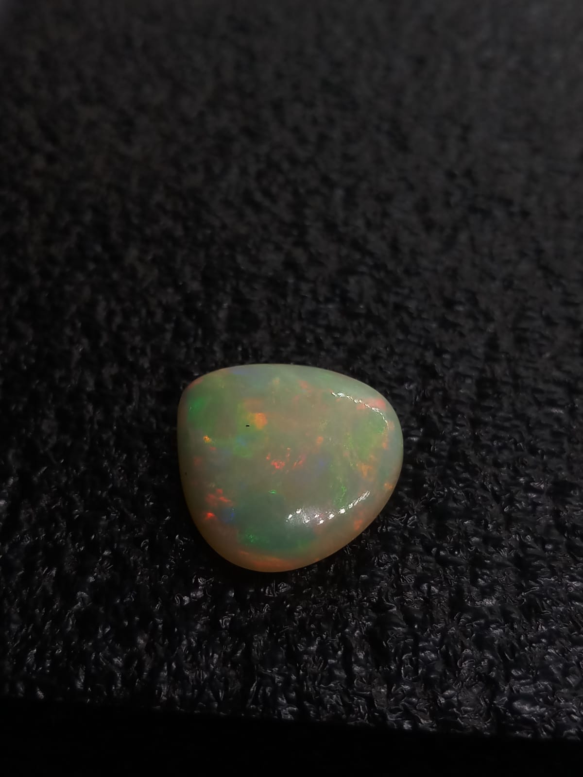 Natural Certified White Opal: Opalescent Elysium 8.63cts- WO7 (24)