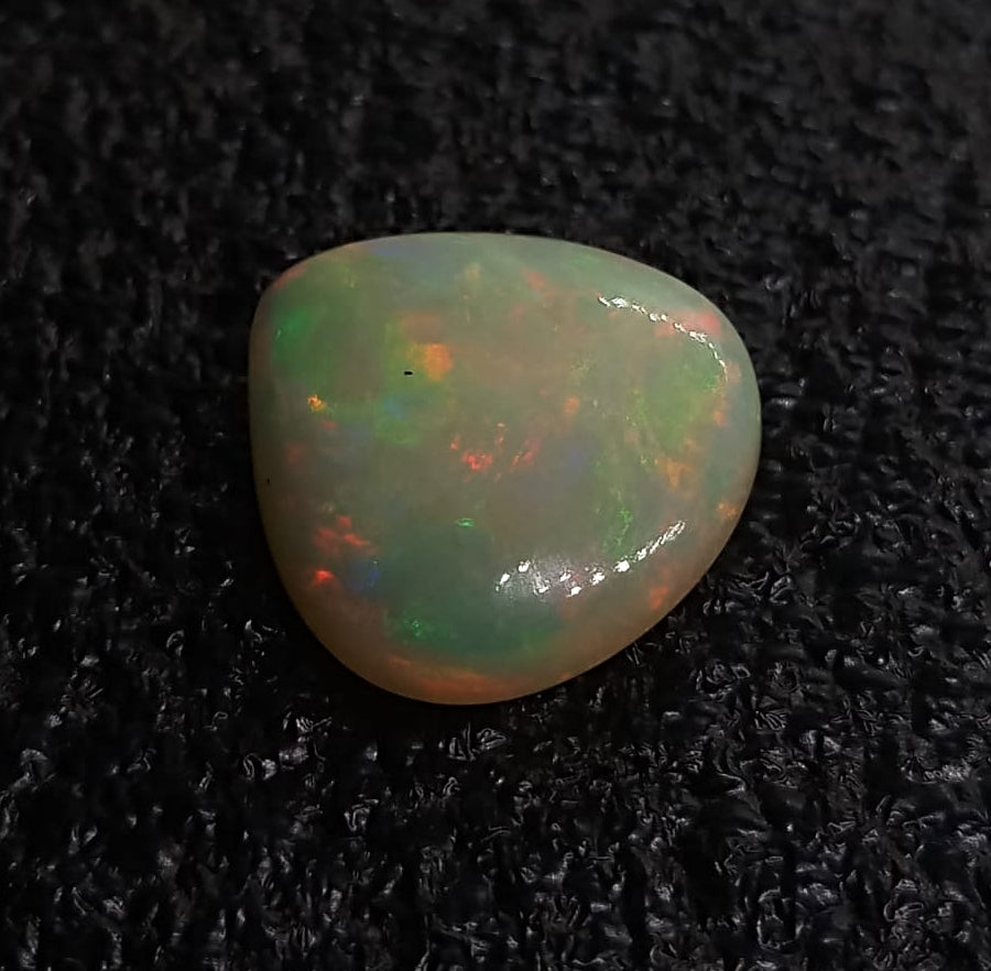 Natural Certified White Opal: Opalescent Elysium 8.63cts- WO7 (24)