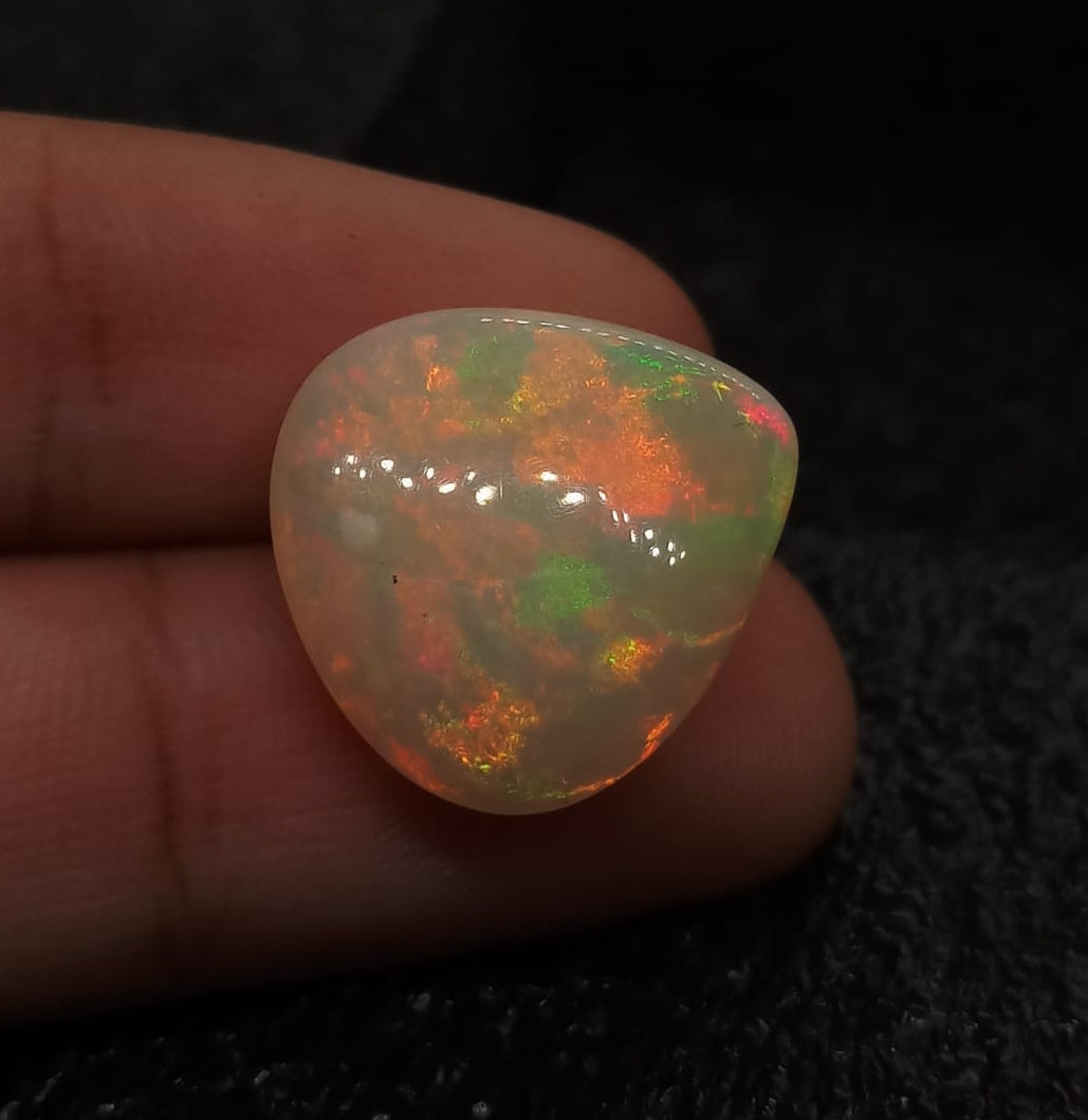 Natural Certified White Opal: Opalescent Elysium 8.63cts- WO7 (24)