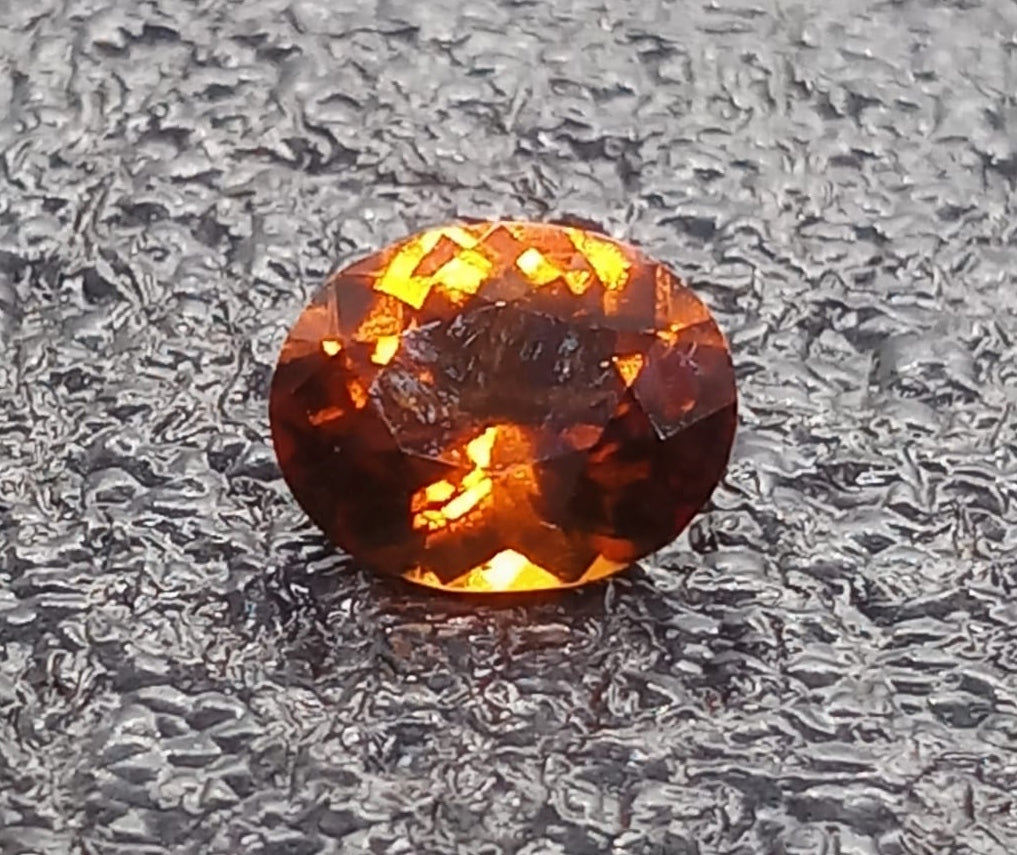 Natural Certified Garnet: Glistening Elegance 2.10ct - G2 (24)