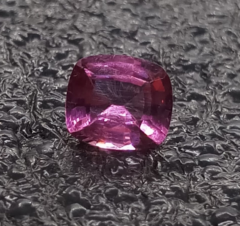 Natural Certified Spinel: Pink Passion 1.00ct- SP2 (24)