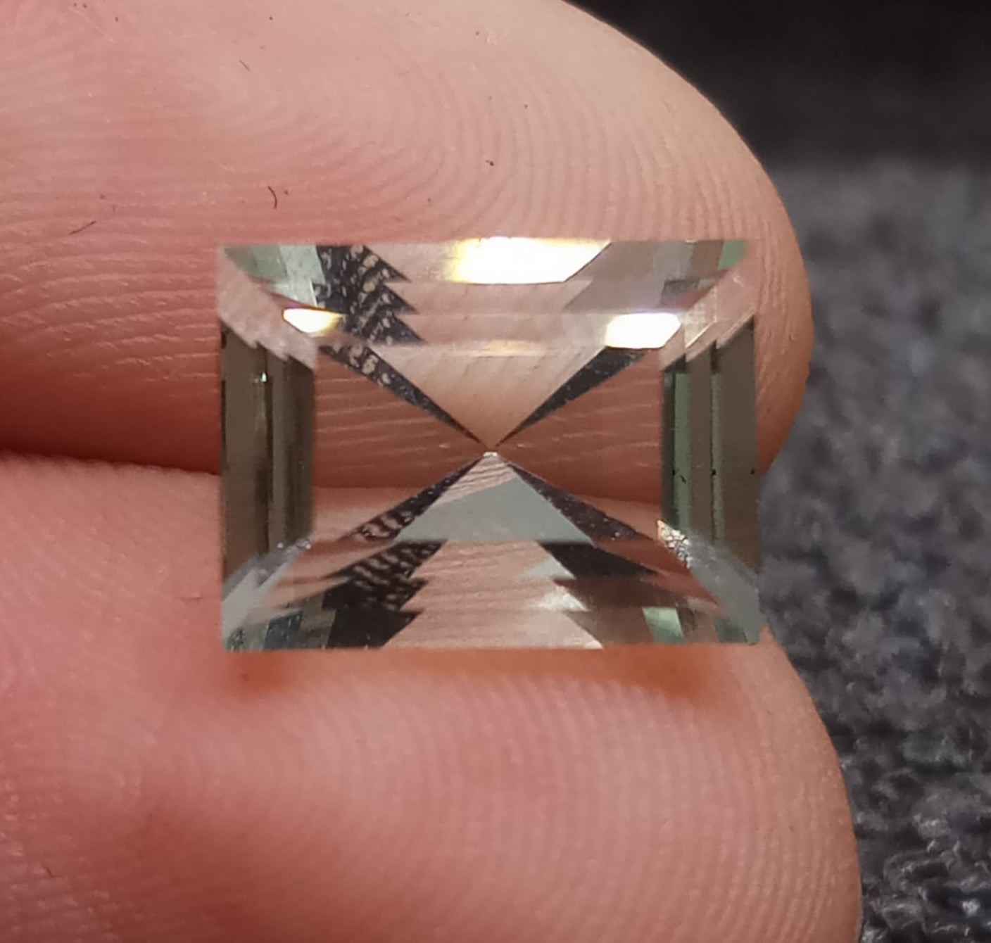 Natural Certified Beryl: Tranquil Essence  4.16cts - B1 (24)