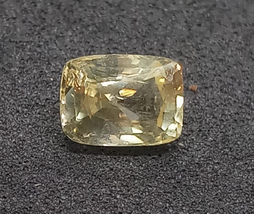 Natural Unheated Yellow Sapphire: Golden Majesty 3.03cts -YS7 (24)