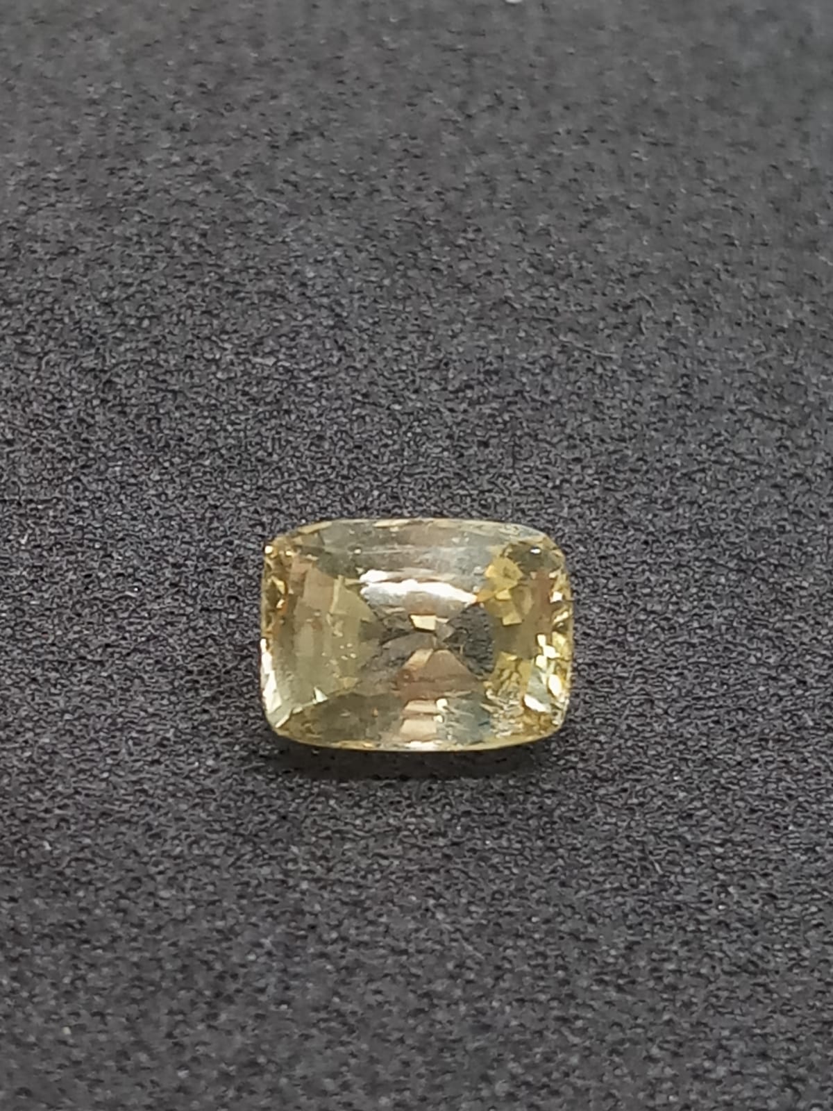 Natural Unheated Yellow Sapphire: Golden Majesty 3.03cts -YS7 (24)