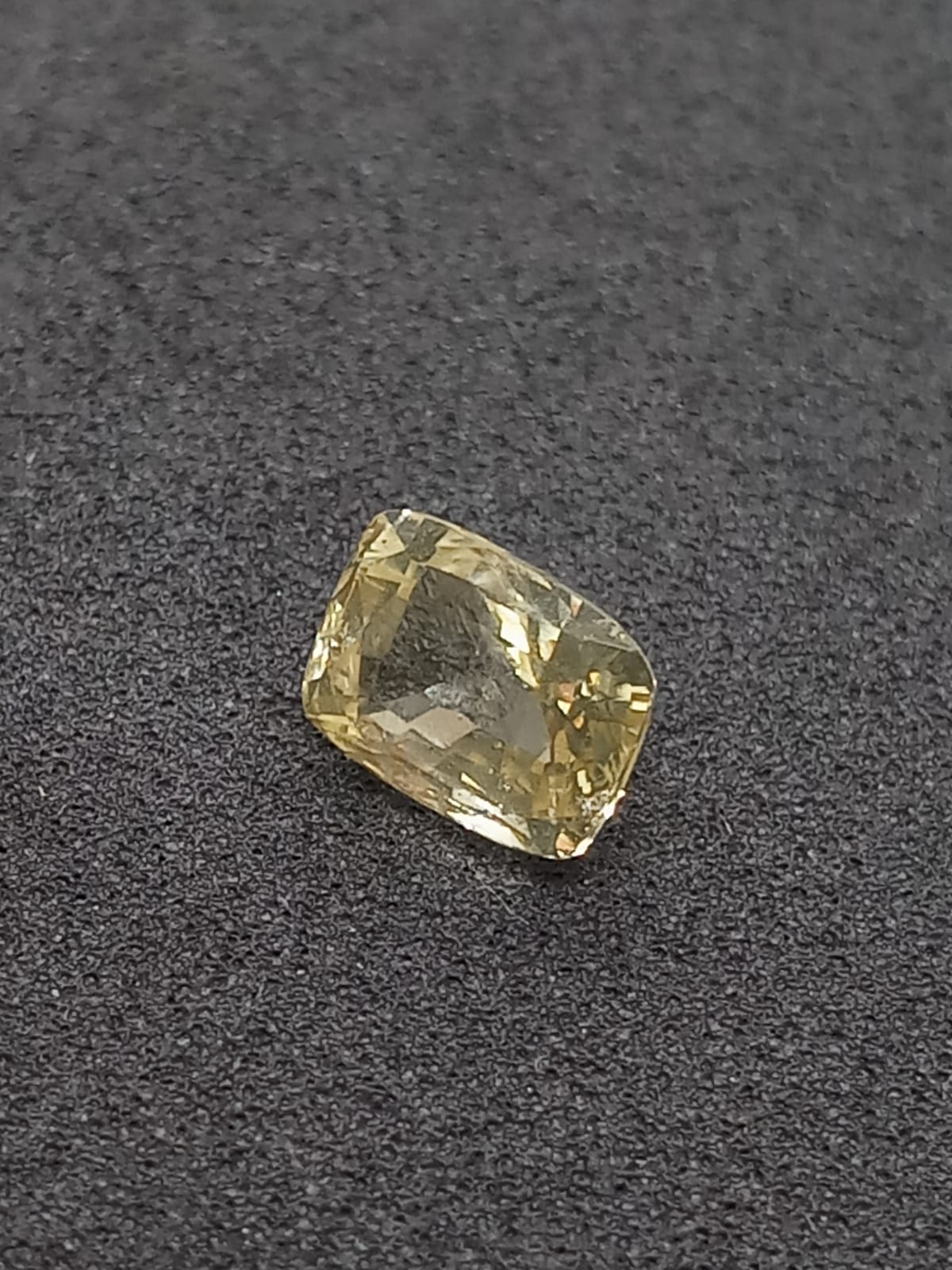 Natural Unheated Yellow Sapphire: Golden Majesty 3.03cts -YS7 (24)