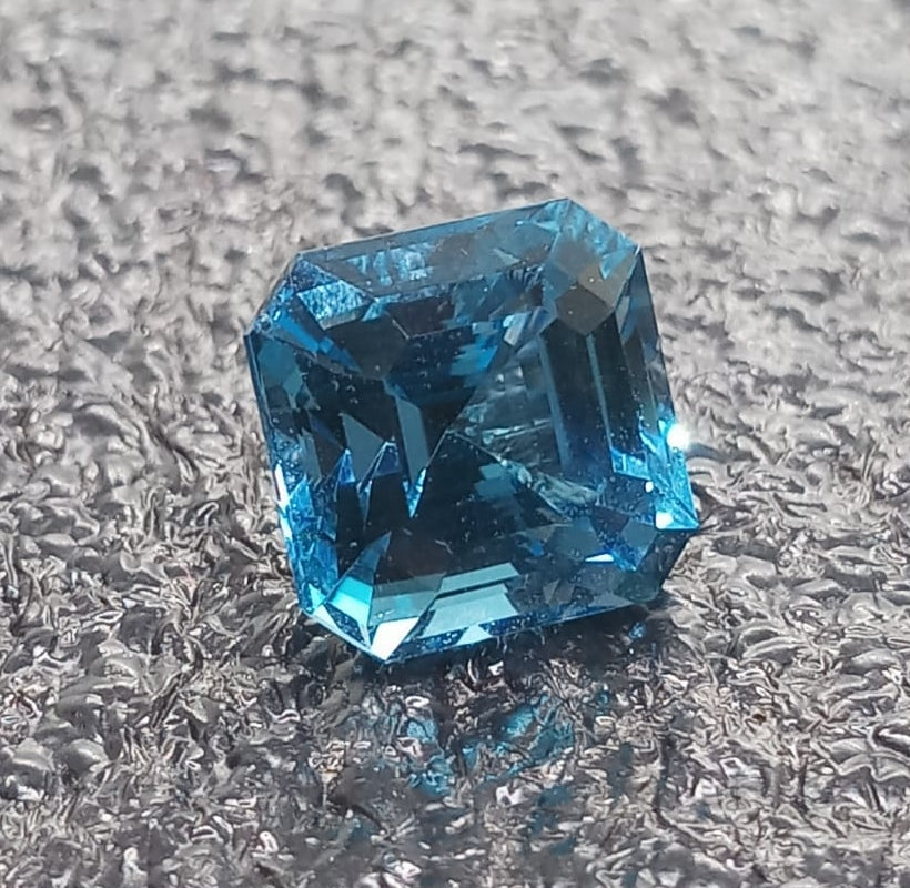 Natural Swiss Lab Certified Blue Topaz: Azure Majesty 5.94cts- BTZ1 (24)