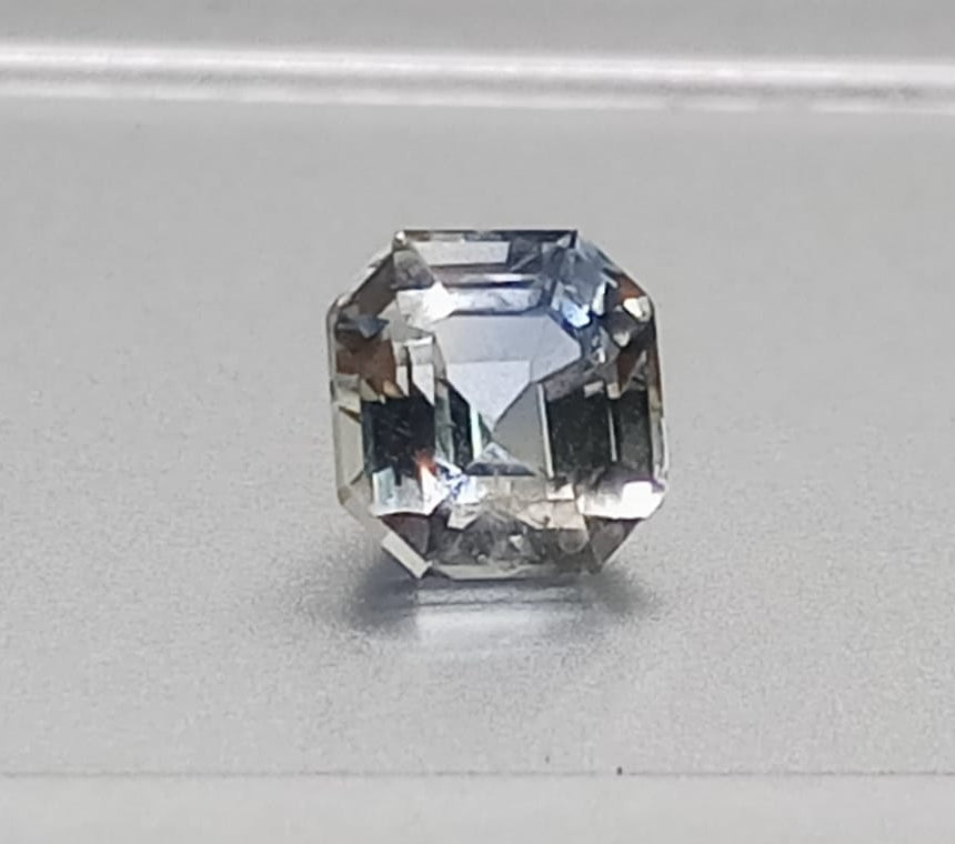 Natural Bi-color Sapphire: Chromatic Majesty 2.87cts- BSC1 (24)