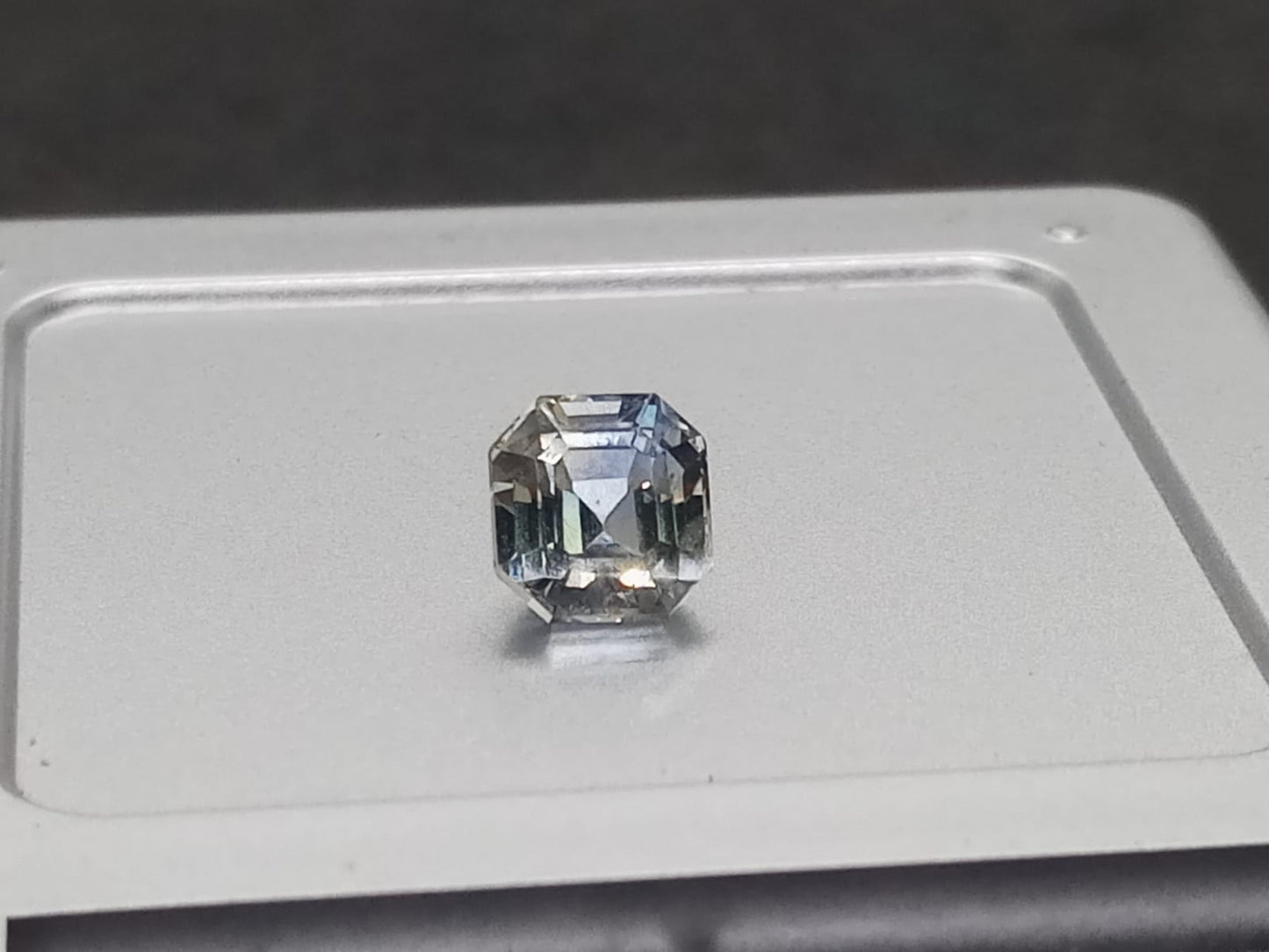 Natural Bi-color Sapphire: Chromatic Majesty 2.87cts- BSC1 (24)