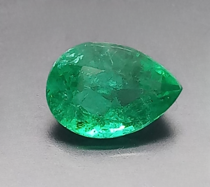 Natural Emerald: Enchanted Dewdrop 1.95cts EME04 (24)