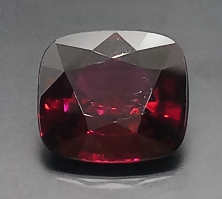 Natural Certified Rhodolite Grape Garnet: Garnet Glint 9.09cts- GA06 (24)