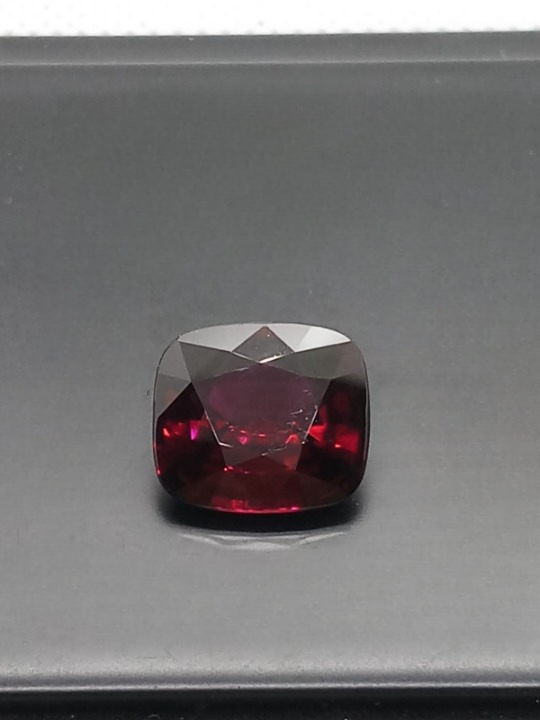 Natural Certified Rhodolite Grape Garnet: Garnet Glint 9.09cts- GA06 (24)