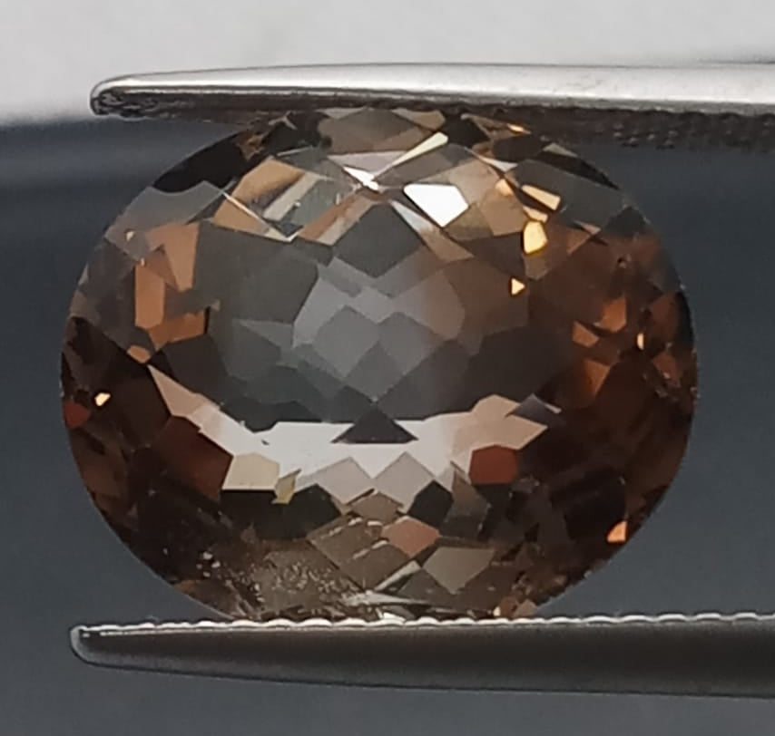 Natural Swiss Lab Certified Oval Shaped Bi-Color Topaz 12.52cts- 2BCQ103C8