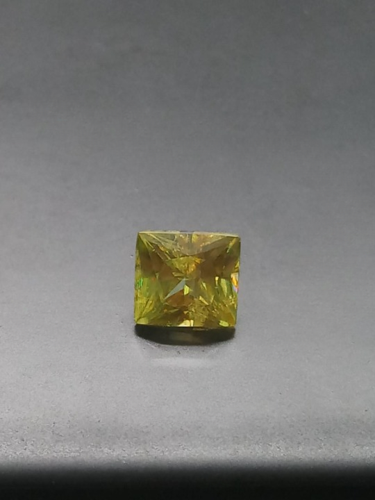 Natural Sphene: Spectacular Green 1.71cts SPH01 (24)