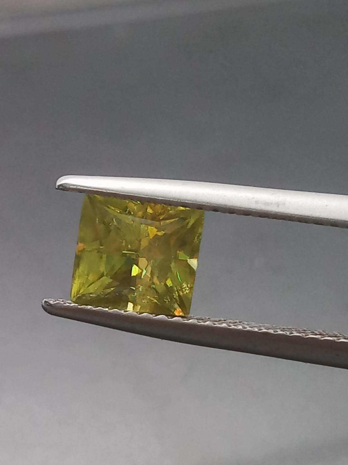 Natural Sphene: Spectacular Green 1.71cts SPH01 (24)