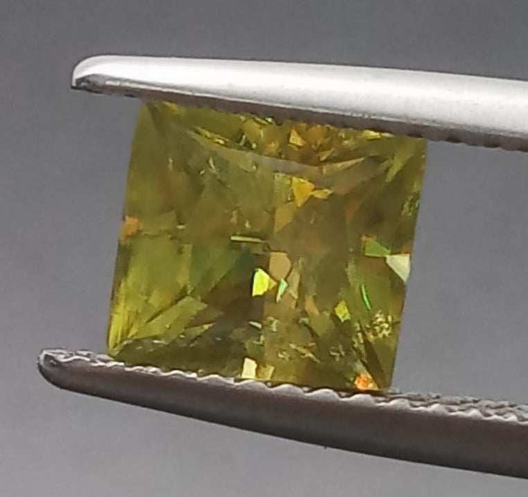 Natural Sphene: Spectacular Green 1.71cts SPH01 (24)