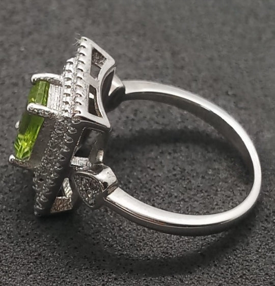 Natural Certified Peridot (SIZE 6) SR18