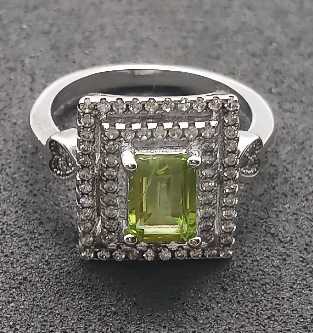 Natural Certified Peridot (SIZE 6) SR18
