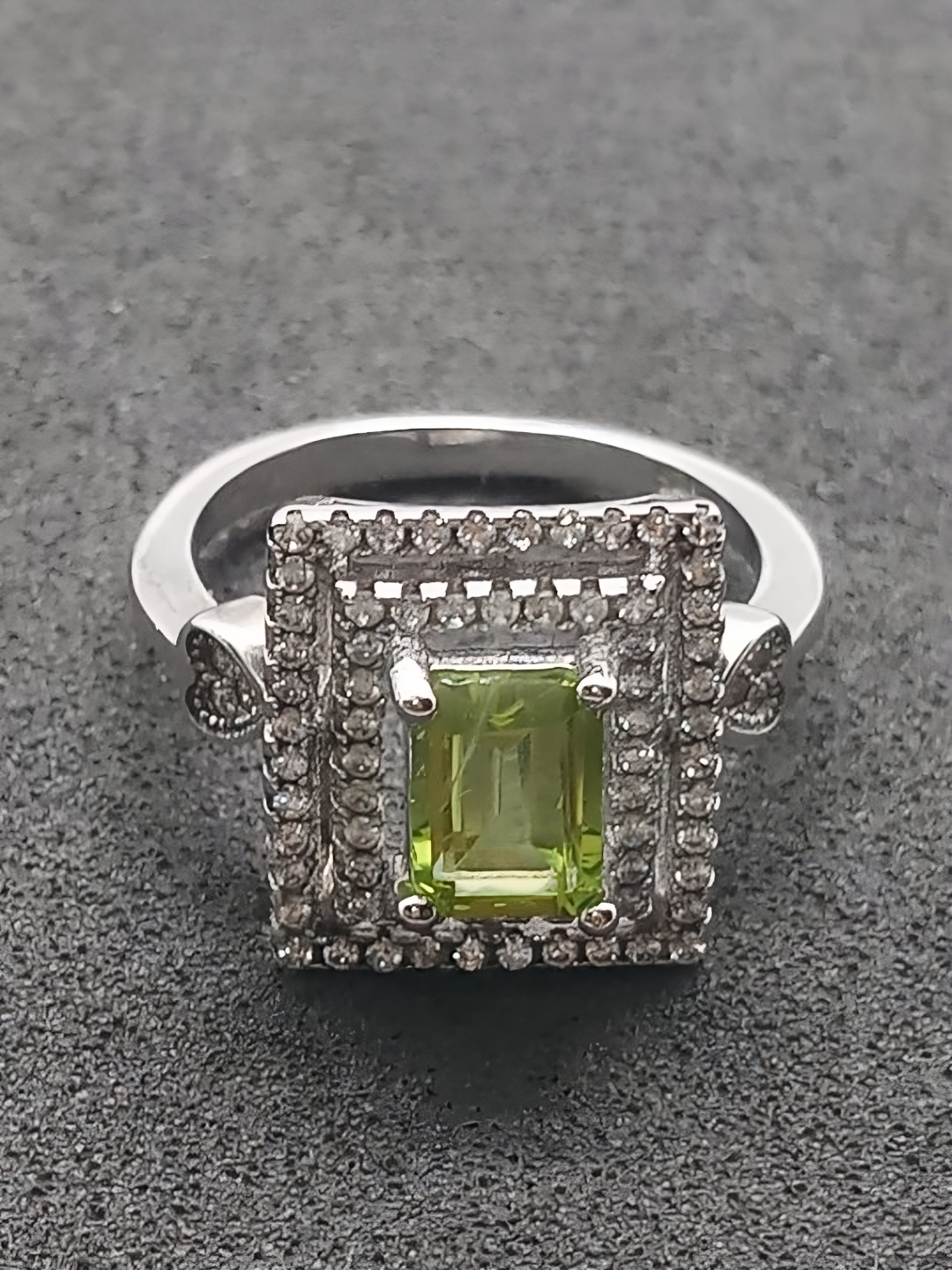 Natural Certified Peridot (SIZE 6) SR18