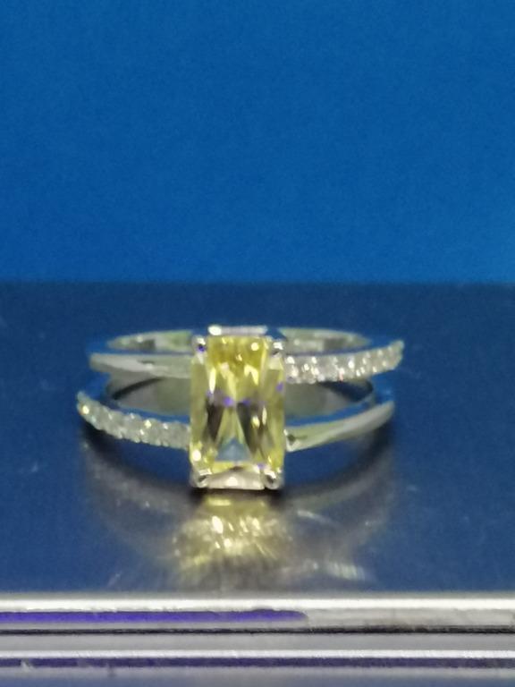 Stunning VVS-Grade Unheated Yellow Sapphire Ring – Radiant Octagon Brilliance