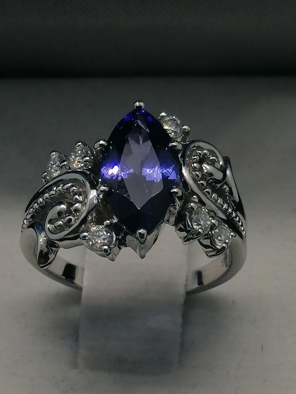 Exquisite Marquise Tanzanite Ring – Certified Swiss Brilliance in a Stunning Cut