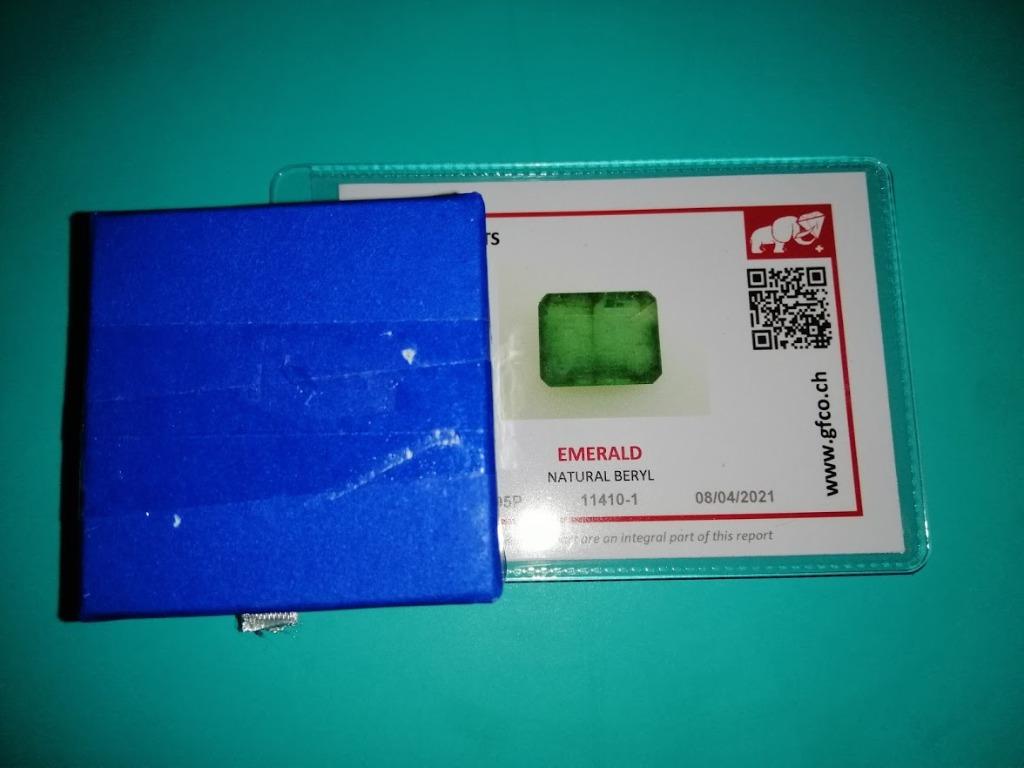 Certified Natural Emerald Ring – Swiss Lab-Certified Elegance