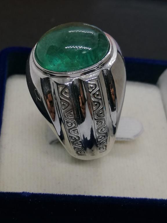 Stunning 11ct Big Emerald Cabochon Ring – A Majestic Display of Green Luxury